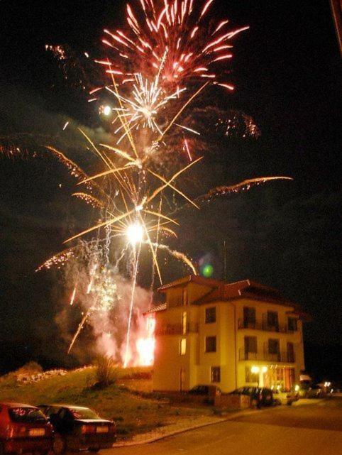 Ribkata Family Hotel Smolyan Exterior foto